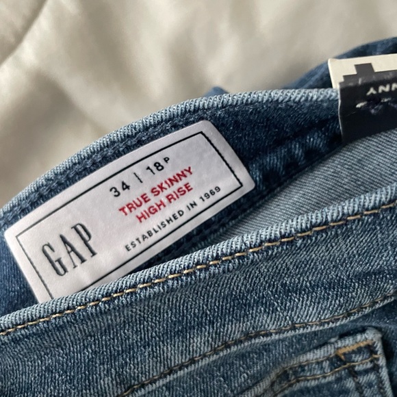 NWT GAP True Skinny High Rise Jeans 34/18P - Picture 4 of 6